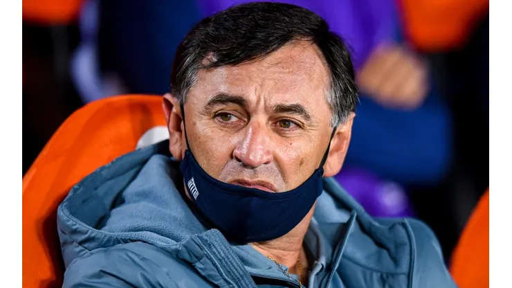 Carlos Bustos se mantiene firme en el cargo