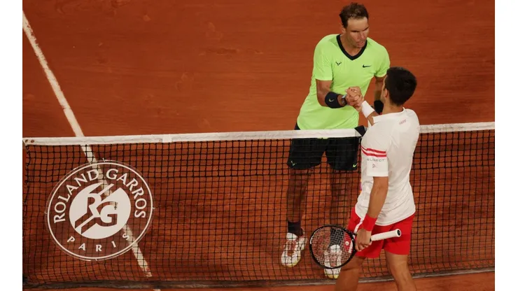 Nadal y Djokovic chocan en la arcilla de Roland Garros