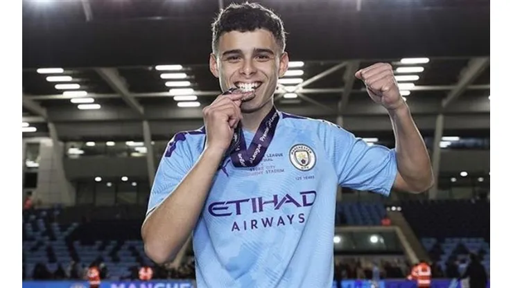 Robertson con la camiseta del City