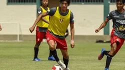 El goleador prefiere jugar por Perú