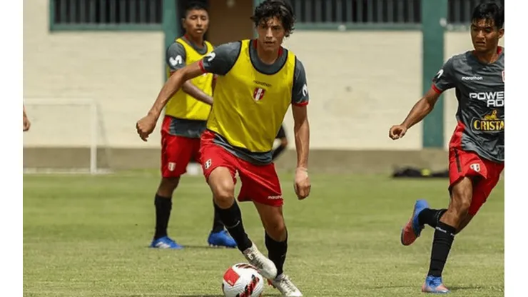 El goleador prefiere jugar por Perú