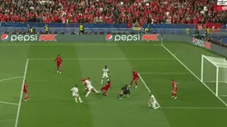 El momento del gol de Benzema