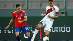 Paolo Guerrero es seguido por el fútbol chileno