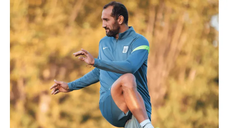 Hernán Barcos respalda a Carlos Bustos: "Si se va el técnico, nos tenemos que ir todos"