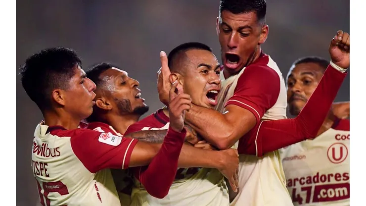 Universitario de Deportes festejando el gol ante Sporting Cristal. (Foto: Liga de Fútbol Profesional)
