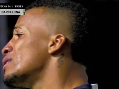 Byron Castillo explota, se pone a llorar en plena cancha y pide el cambio