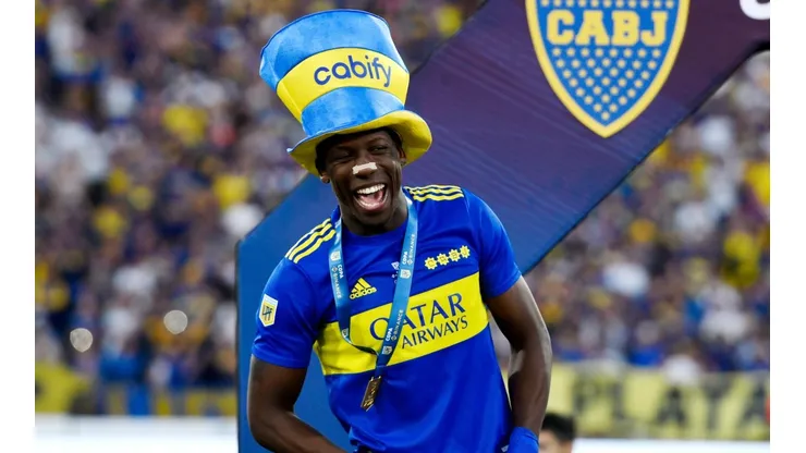 Advíncula celebró con todo