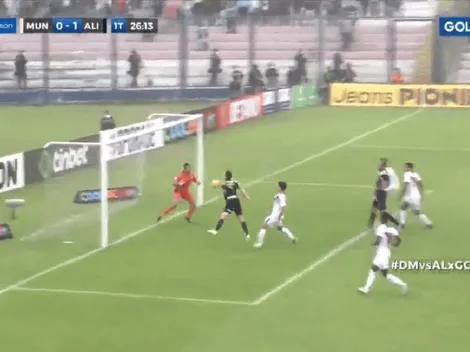 Pablo Lavandeira define de pecho para el 1-0 de Alianza Lima vs. Deportivo Municipal