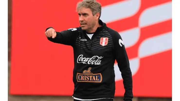 Nestor Bonillo y el comando técnico de Ricardo Gareca se encuentra enfocado en el repechaje. Foto: FPF