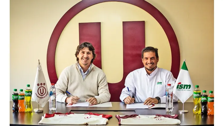 Universitario anunció nueva alianza estratégica para auspiciar al primer equipo y a su categoría femenina. Foto: Universitario