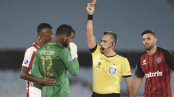 Carlos Cáceda sobre su expulsión ante River Plate: "Tuve que tomar decisiones muy rápidas"