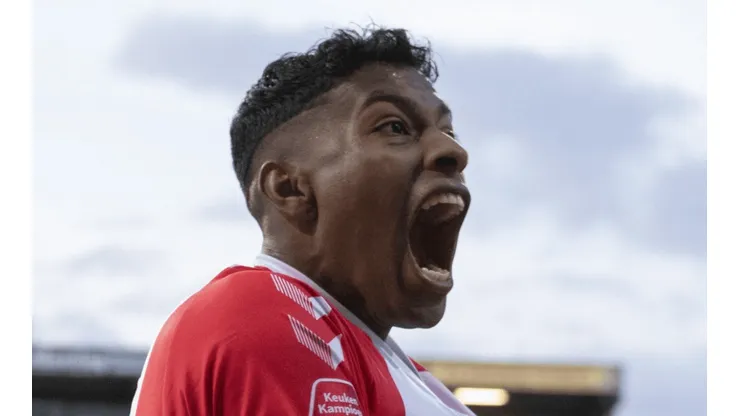 Miguel Araujo tiene oferta fuera de Países Bajos tras ascender a primera división