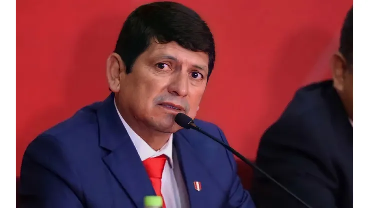 Agustín Lozano, presidente de la Federación Peruana de Fútbol. (Foto: Twitter FPF)