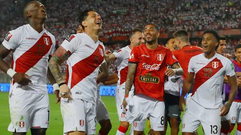 Selección Peruana luego de vencer a Paraguay por las Eliminatorias Sudamericanas. (Foto: Getty Images)
