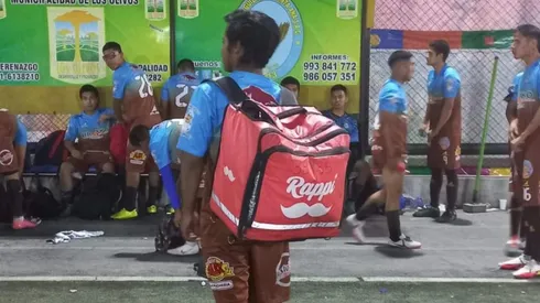 Futbolista de Copa Perú fue captado realizando 'delivery' durante el entretiempo de su partido