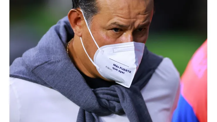 Cruz Azul estaría planeando reemplazar a Juan Reynoso tras la eliminación de la Conca Champions. Foto: Getty