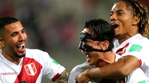 Perú celebrando un tanto durante las Eliminatorias Qatar 2022. (Foto: Getty Images)