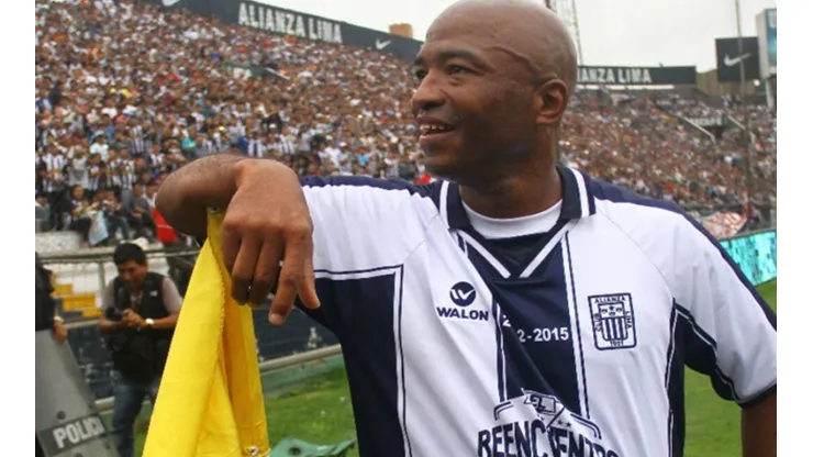 Waldir Sáenz elogió al sistema táctico de Carlos Bustos tras la victoria de Alianza Lima ante Universitario. Foto: GLR