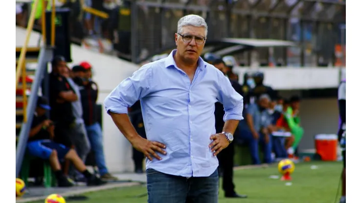 Álvaro Gutiérrez, entrenador uruguayo. (Foto: Twitter Universitario de Deportes)