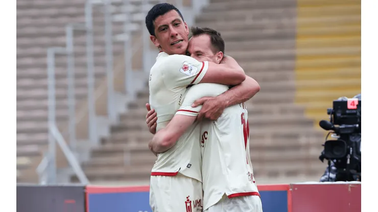 "Barristas de Universitario de Deportes agredieron a Hernán Novick y Federico Alonso"