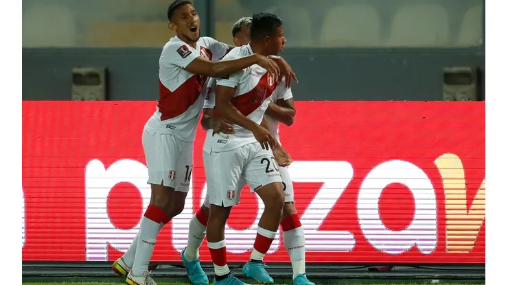 Edison Flores y el 1-0 a favor de la Selección Peruana ante Colombia en Barranquilla. Foto: Getty