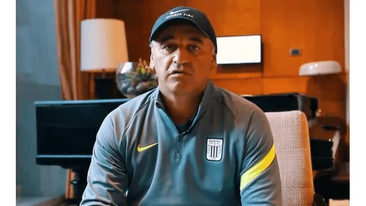 Carlos Bustos sobre Colo Colo: "Llegamos muy bien para el partido"