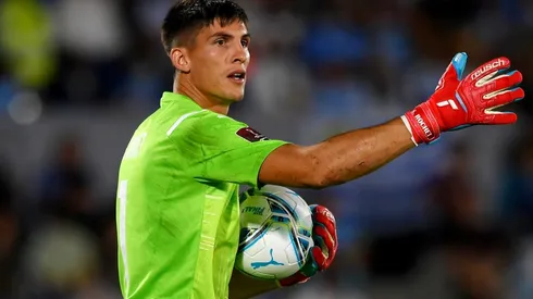 Sergio Rochet, portero de Uruguay ante Perú. (Foto: Getty Images)