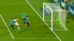 La jugada polémica que dejó la clasificación de Uruguay a Qatar 2022. Foto: GLR