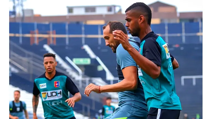 Hernán Barcos, delantero de Alianza Lima. (Foto: Twitter Alianza Lima)