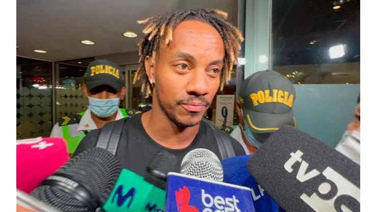 André Carrillo llegó a Lima e hizo promesa: "Vamos a darlo todo por la Selección Peruana"
