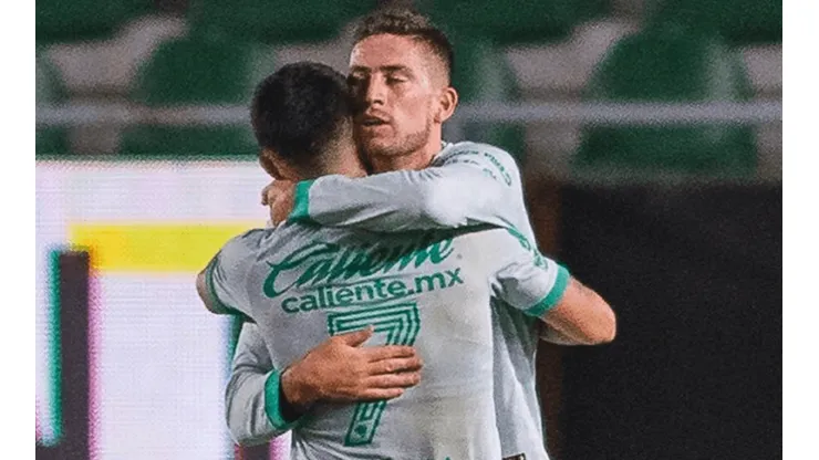 Llega entonado: Santiago Ormeño marcó 'de tijera' en la victoria del Club León