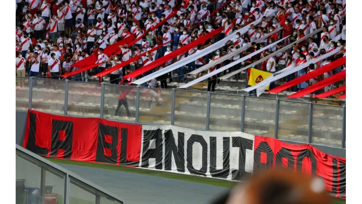 La barra de la Selección Peruana estará presente en el estadio Centenario. (Foto: Aldo Cadillo)