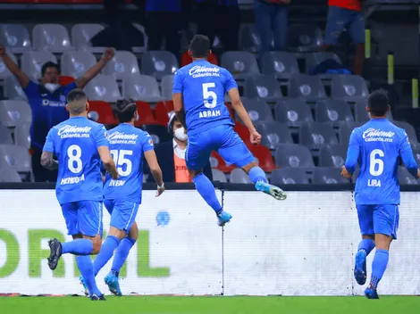 Hinchas de Cruz Azul idolatran a Luis Abram tras victoria y nuevo golazo
