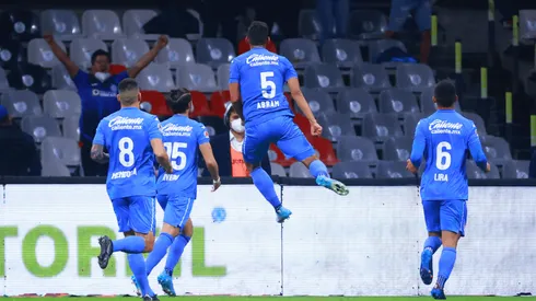Hinchas de Cruz Azul idolatran a Luis Abram tras victoria y nuevo golazo