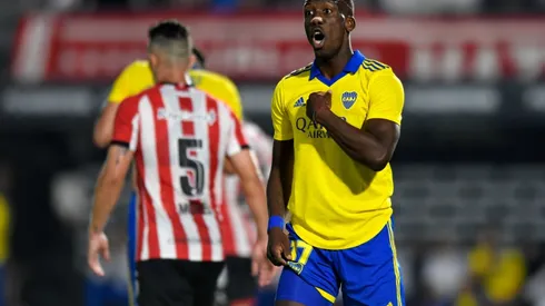 Luis Advíncula marcó el 1-0 para el triunfo de Boca Juniors ante Estudiantes. Foto: Boca Juniors