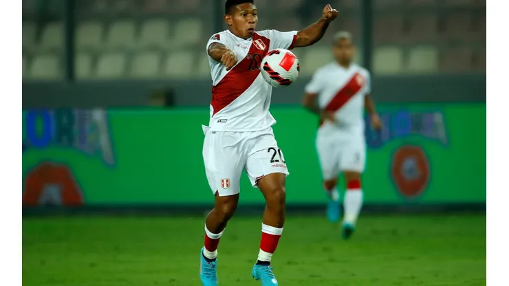 Edison Flores asegura que la clasificación a Qatar 2022 depende de ellos mismo. Foto: Getty