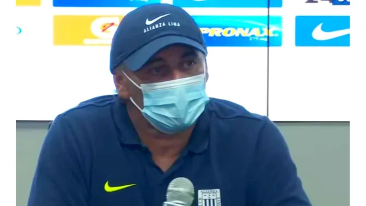 Carlos Bustos, entrenador de Alianza Lima. (Foto: Captura de pantalla)