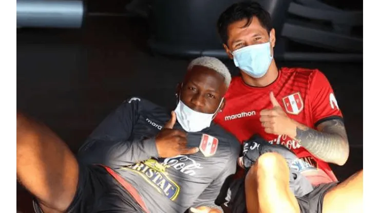 El particular apodo que le puso Lapadula a Advíncula para desearle feliz cumpleaños