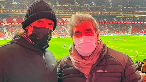 La postal que dejó Ricardo Gareca y Nestor Bonillo en el Wanda Metropolitano. Foto: FPF
