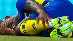 Puro dolor: Luis Advíncula recibió tremenda patada en duelo contra Independiente