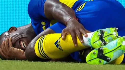 Puro dolor: Luis Advíncula recibió tremenda patada en duelo contra Independiente