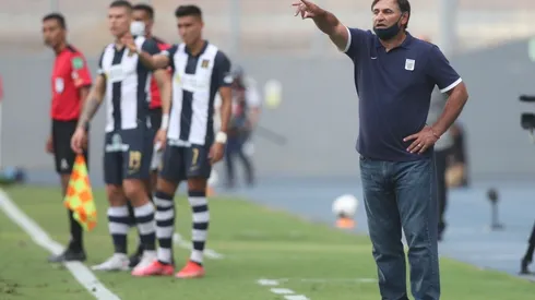 Carlos Bustos alista las variantes para enfrentar a Alianza Atlético de Sullana. Foto: El Comercio