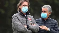Ricardo Gareca y Juan Carlos Oblitas durante un entrenamiento de la Selección Peruana. (Foto: Getty Images)