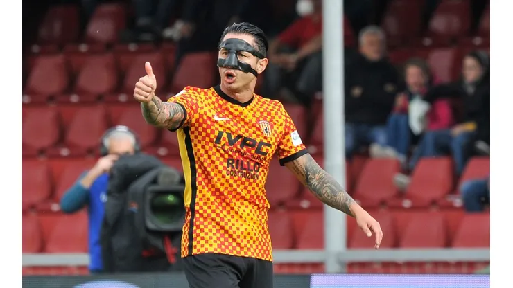 Gianluca Lapadula reapareció en lista de convocados con el Benevento. Foto: Getty