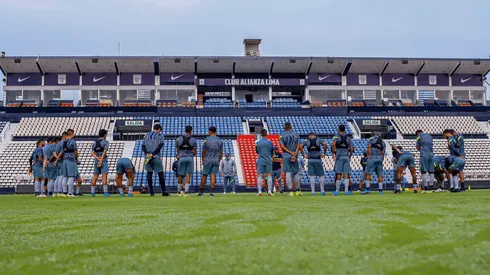 Afina maquinaria: Carlos Bustos trabajó el once para el domingo ante Carlos A. Mannucci