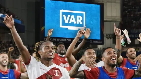 Selección Peruana cómo estaría sin el VAR. (Foto: Twitter Selección Peruana / Getty Images)