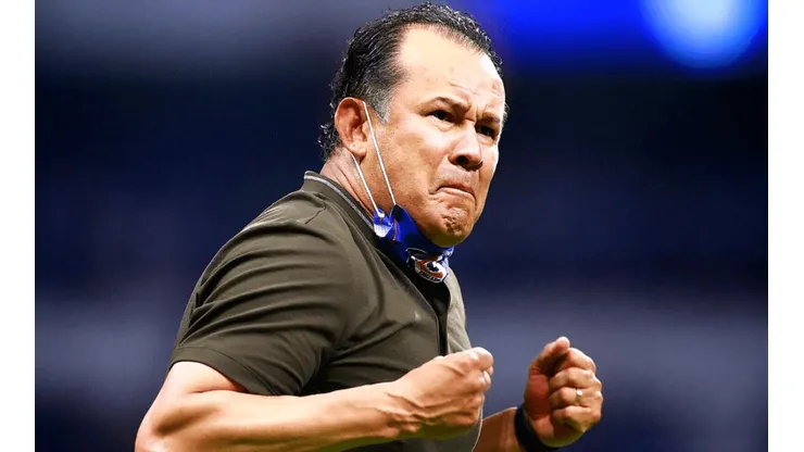 No aguanta pulgas: Juan Reynoso furioso con periodista mexicano tras ser llamado 'ratonero'
