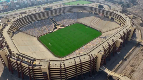 Prensa argentina impresionados ante la imponencia del estadio Monumental de Universitario. Foto: Andina