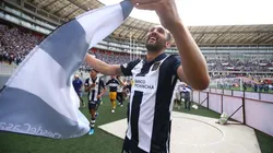 Hernán Barcos rechazó millonaria oferta del fútbol asiático para quedarse en Alianza Lima. Foto: Andina