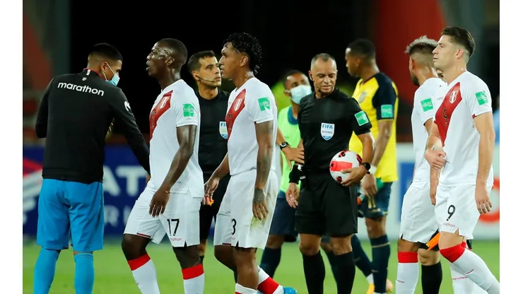 Perú tendrá que cuidarse ante Uruguay y aún así salir a jugar con todo. Foto: Getty